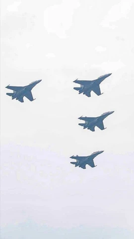'Hổ mang chúa' Su30-Mk2 bay lượn trên bầu trời Ba Đình 