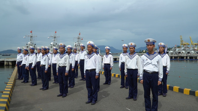 Soldaten des Ausbildungszentrums der Marineregion 3 nehmen an der MV teil. (Foto: PV/Vietnam+) c0010t01.jpg