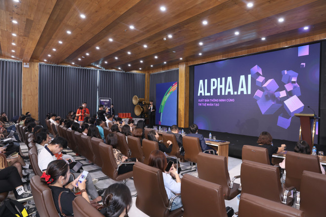 Các chuyên gia thảo luận trực tiếp về những giải pháp ứng dụng công nghệ mới như AI, Blockchain trong quy trình sản xuất, phân phối và bảo vệ nội dung. (Ảnh: PV/Vietnam+) 6k8a9363.jpg