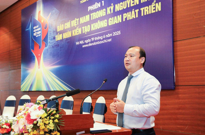 레 하이 빈 문화체육관광부 상임차관이 제1차 회의 vna-potal-khai-mac-dien-dan-bao-chi-toan-quoc-lan-thu-2-8101377.jpg