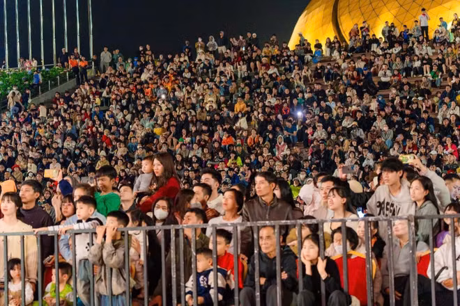 Giải Lân Sư Rồng toàn quốc 2026 thu hút hàng trăm nghìn khán giả- Ảnh 3.