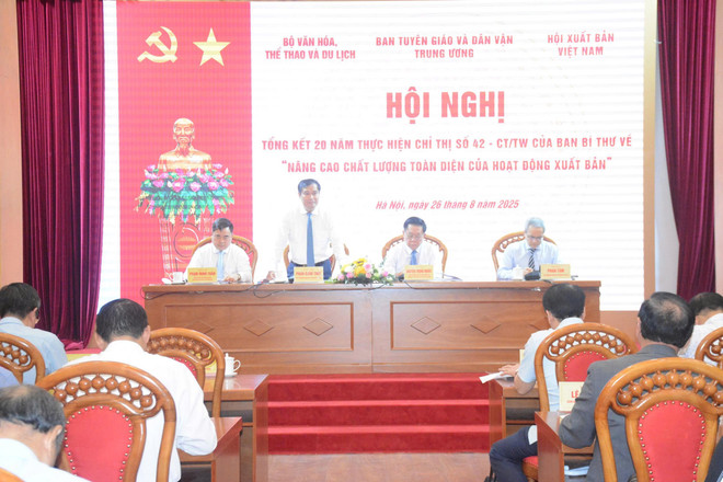 회의를 주재하는 대표단. (사진: CTV/Vietnam+) xuatban.jpg