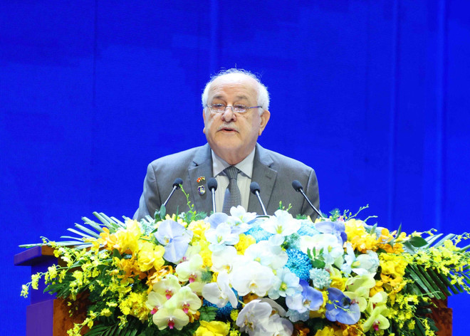Ministrul și Reprezentantul Permanent al Statului Palestina pe lângă Organizația Națiunilor Unite, Riyad H. Mansour, vorbește la a doua sesiune plenară. (Foto: Phuong Hoa/VNA) vna-potal-cong-uoc-ha-noi-tiep-tuc-phien-thao-luan-toan-the-thu-hai-8364685.jpg