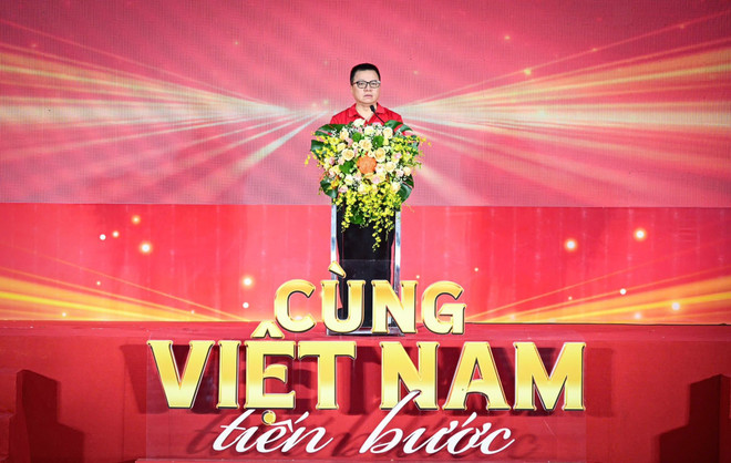 Ông Lê Quốc Minh, Ủy viên Trung ương Đảng, Tổng Biên tập Báo Nhân Dân, Phó Trưởng Ban Tuyên giáo và Dân vận Trung ương, Chủ tịch Hội Nhà báo Việt Nam, Đồng Trưởng Ban Chỉ đạo chương trình. (Ảnh: CTV/Vietnam+) 533819265-10161768534647081-7882156271871821838-n.jpg