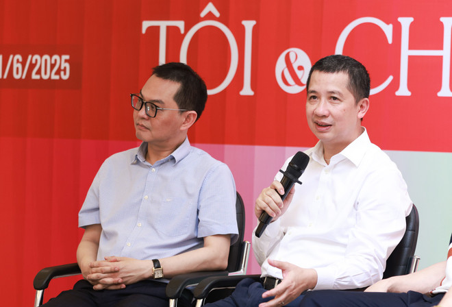 Ông Nguyễn Kim Khiêm, Giám đốc Đài Hà Nội (phải) giới thiệu về chương trình. (Ảnh: PV/Vietnam+) img-0543.jpg