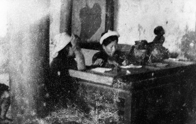 프랑스 식민주의에 대한 저항 전쟁(1946-1954) 당시 하이즈엉의 대중 교육 수업. (출처: BTLSQG) binhdan.jpg