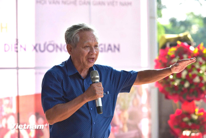 Potrivit domnului Nguyen Xuan Duc, pentru a conserva patrimoniul, este necesar să aflăm ce trebuie păstrat și ce trebuie schimbat pentru a ne adapta vremurilor. (Foto: PV/Vietnam+) vnp-dantoc-4.jpg