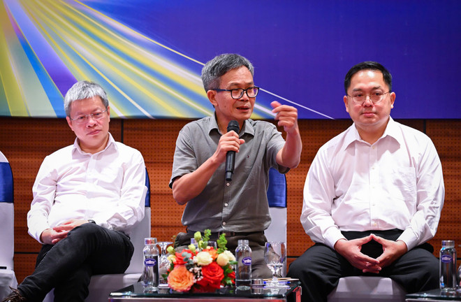 Tran Dang Tuan 박사가 포럼에서 연설합니다. (사진: 탄닷) baochi3.jpg