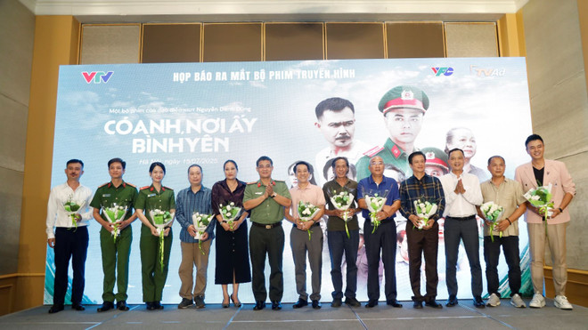 Dàn diễn viên tham gia bộ phim. (Ảnh: PV/Vietnam+) mgl9005.jpg