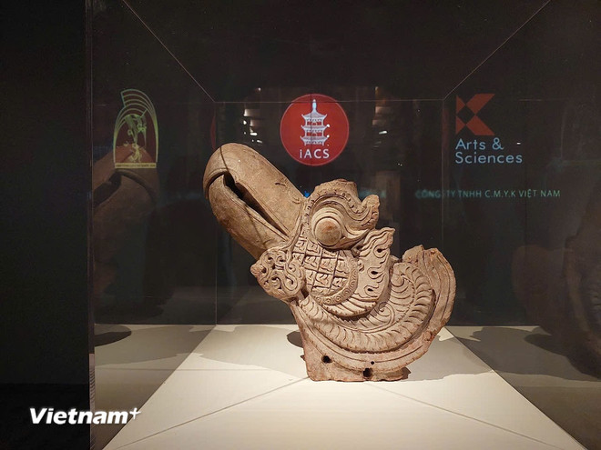 Đầu phượng bằng đất nung. (Ảnh: Minh Thu/Vietnam+) vnp-thienmon-13.jpg