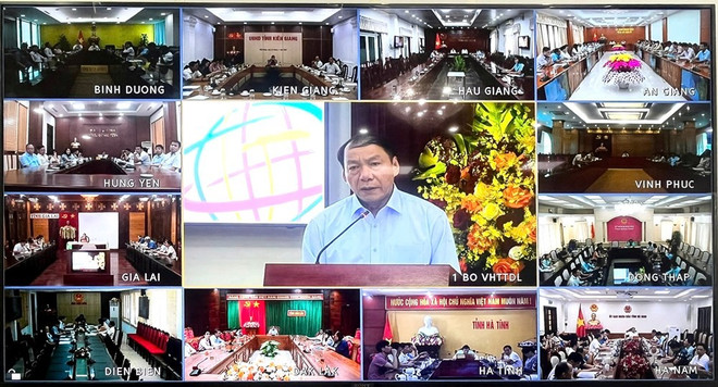 Der Workshop fand in einer Kombination aus Live- und Online-Formaten statt und verband die Hauptbrücke in Hanoi mit Provinzen und Städten im ganzen Land. (Foto: Dinh Toan/Vietnam+) 12b97d45be9b0bc5528a-dxtn.jpg