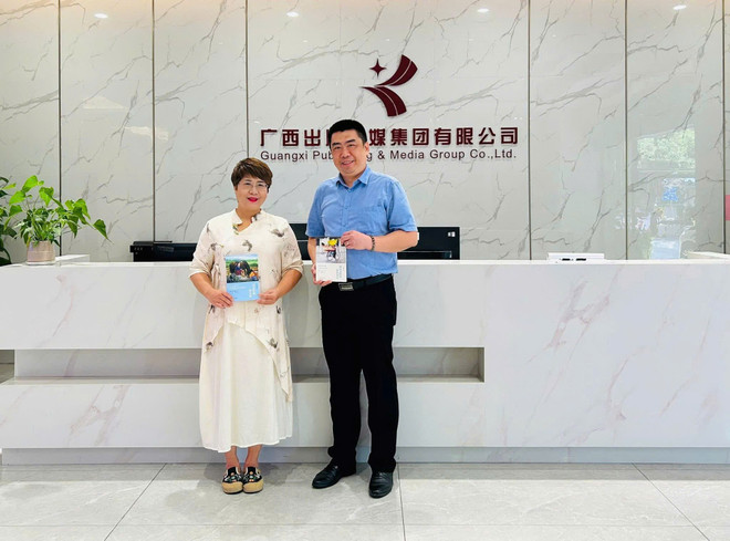 Bà Nguyễn Lệ Chi đại diện Chibooks tại Tập đoàn Xuất bản và Truyền thông Quảng Tây. (Ảnh: CTV/Vietnam+) chibooks.jpg