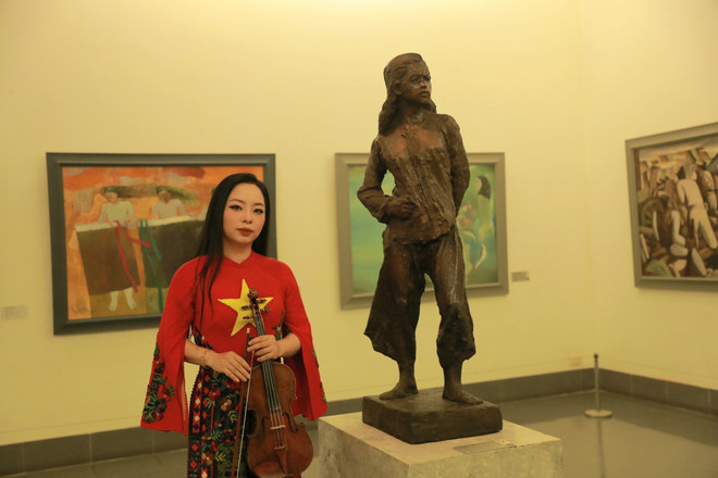 Nghệ sỹ Trịnh Minh Hiền tốt nghiệp Thủ khoa violin tại Học viện Âm nhạc quốc gia Việt Nam năm 2003. (Ảnh: NVCC) 529362082-24217914067889233-4538366233556307924-n.jpg