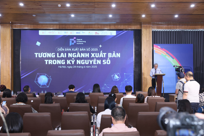 Quang cảnh diễn đàn "Tương lai ngành xuất bản trong kỷ nguyên số". (Ảnh: PV/Vietnam+) 6k8a8764.jpg