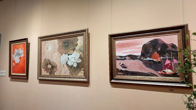 グエン・テ・フン博士の絵画作品。(写真:ミン・トゥー/ベトナム+) thehung2.jpg