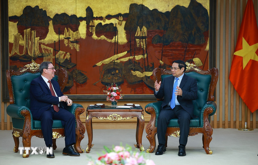Thủ tướng Phạm Minh Chính tiếp đồng chí Bruno Rodríguez Parrilla, Ủy viên Bộ Chính trị, Đặc phái viên Đảng, Chính phủ Cuba, Bộ trưởng Bộ Ngoại giao Cuba. (Ảnh: Dương Giang/TTXVN)