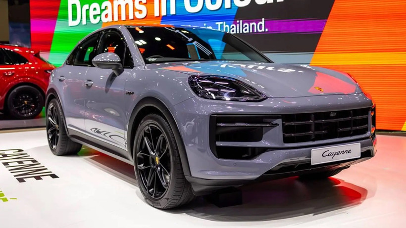 Porsche triệu hồi hơn 173.000 xe tại Mỹ do lỗi camera lùi.