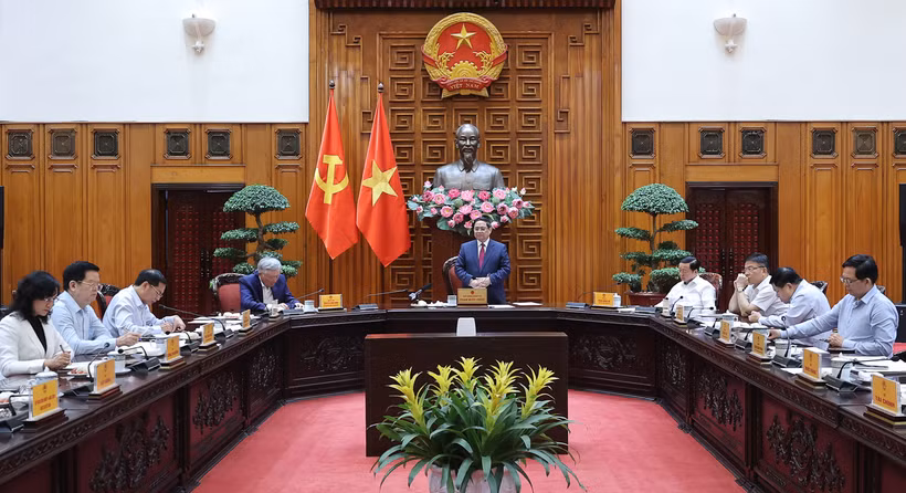 Thủ tướng Chính phủ Phạm Minh Chính chủ trì cuộc họp của Thường trực Chính phủ về công tác chuẩn bị triển khai dự án xây dựng kho dự trữ quốc gia dầu thô tại Nghi Sơn (Thanh Hóa). (Nguồn: Báo Chính phủ)