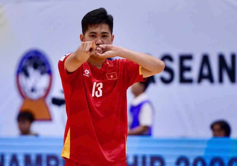 Việt Nam xếp trên Thái Lan sau lượt trận ra quân giải Futsal Đông Nam Á Tuyển Futsal Việt Nam khởi đầu thuận lợi ngày ra quân. (Nguồn: VFF)