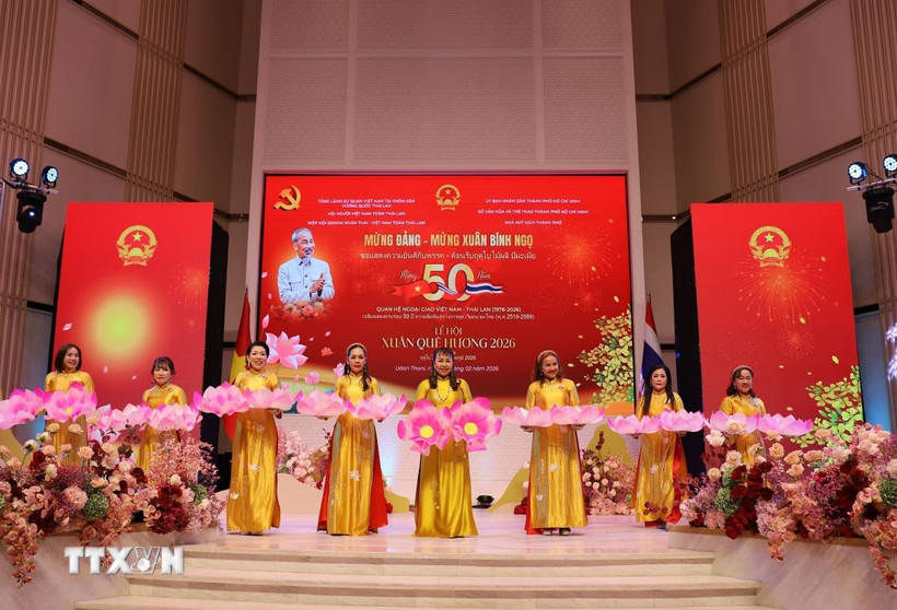 Một tiết mục văn nghệ của kiều bào mừng Xuân Quê hương 2026 tại Thái Lan. (Ảnh: Đỗ Sinh/TTXVN)