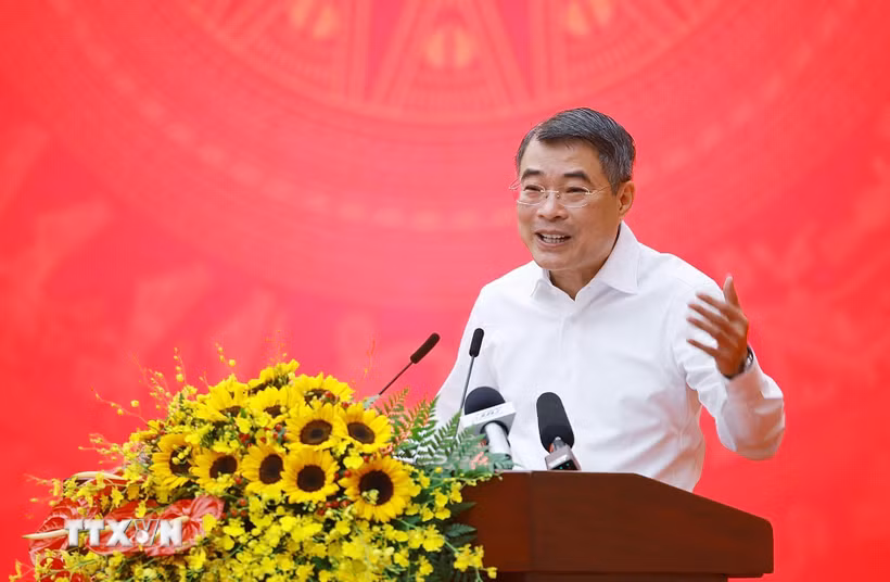 Thủ tướng Lê Minh Hưng kết luận buổi làm việc với Ban Thường vụ Thành ủy Thành phố Hồ Chí Minh. (Ảnh: Dương Giang/TTXVN)