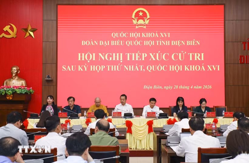 Phó Thủ tướng Nguyễn Văn Thắng cùng Đoàn đại biểu Quốc hội tỉnh Điện Biên tiếp xúc cử tri sau Kỳ họp thứ nhất, Quốc hội khóa XVI. (Ảnh: Xuân Tư/TTXVN)
