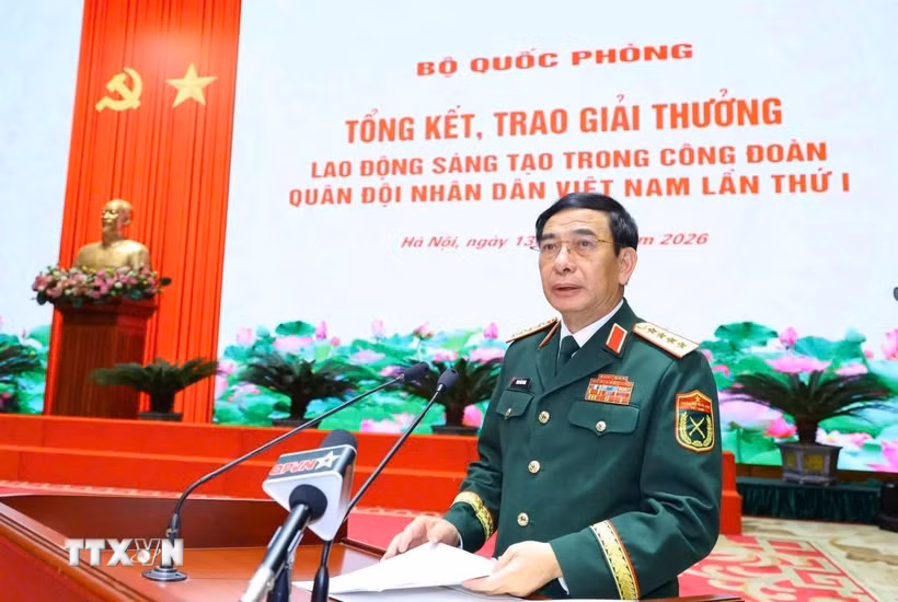 Đại tướng Phan Văn Giang, Ủy viên Bộ Chính trị, Phó Bí thư Quân ủy Trung ương, Phó Thủ tướng Chính phủ, Bộ trưởng Bộ Quốc phòng phát biểu. (Ảnh: Hiền Hạnh/TTXVN)