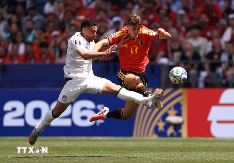 Bỉ (áo đỏ) gây thất vọng ở ngày ra quân World Cup 2026. (Ảnh: AFP/TTXVN)