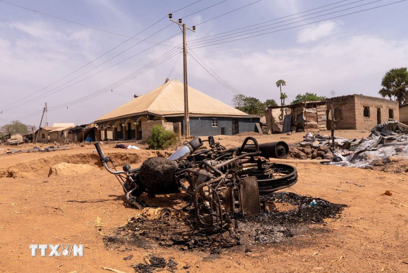 Hiện trường một vụ tấn công ở Nigeria. (Ảnh: Anadolu Agency/TTXVN)
