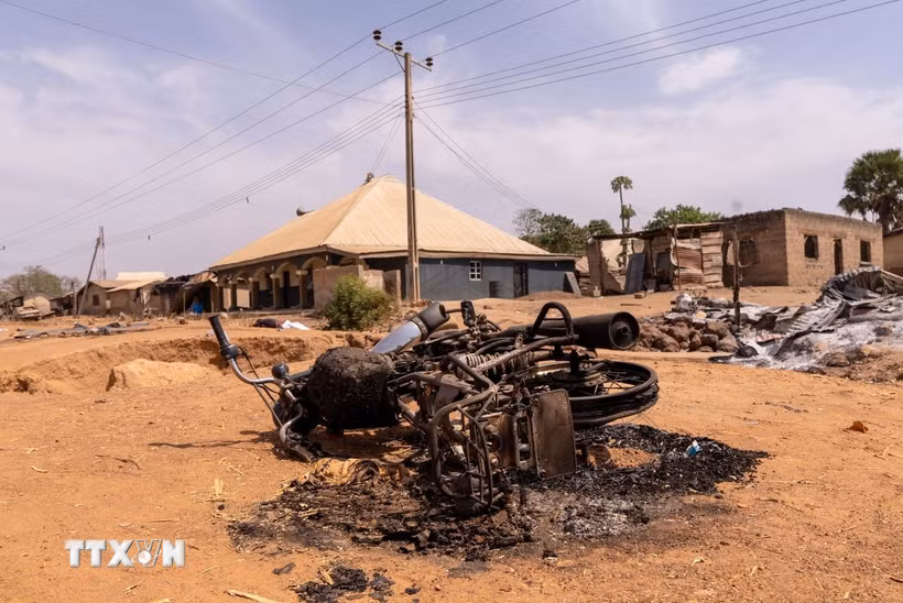 Hiện trường một vụ tấn công ở Nigeria. (Ảnh: Anadolu Agency/TTXVN)