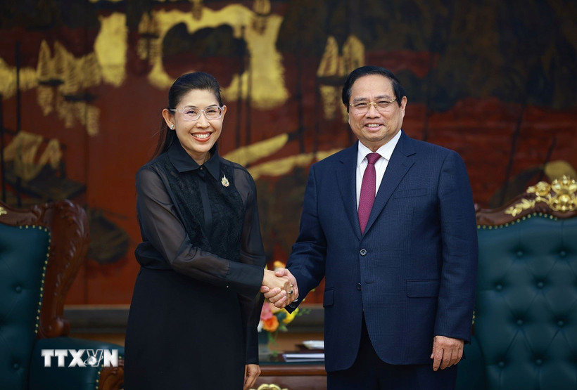 Thủ tướng Phạm Minh Chính tiếp Đại sứ Thái Lan tại Việt Nam Urawadee Sriphiromya. (Ảnh: Dương Giang/TTXVN)
