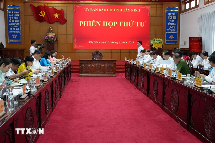 Quang cảnh phiên họp thứ 4 Ủy ban bầu cử tỉnh Tây Ninh. (Ảnh: Thanh Bình/TTXVN)