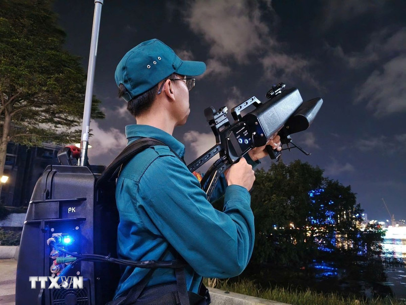 Bộ Chỉ huy Quân sự thành phố Đà Nẵng ra quân tuần tra, kiểm soát và xử lý các trường hợp sử dụng các thiết bị bay không người lái cùng các phương tiện bay hoạt động trái quy định trên địa bàn. (Ảnh: TTXVN phát)