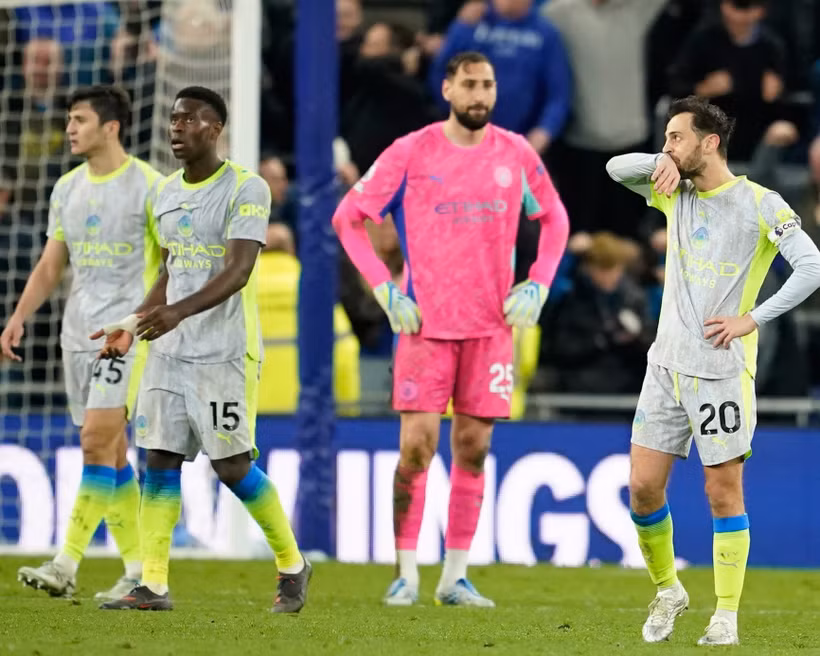 Man City đang bất lợi trong cuộc đua vô địch với Arsenal. (Nguồn: AP)
