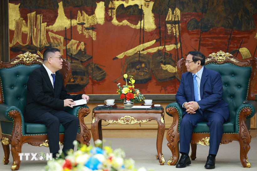 Thủ tướng Phạm Minh Chính tiếp ông Hồng Thiên Chúc, Chủ tịch Tập đoàn Texhong (Trung Quốc). (Ảnh: Dương Giang/TTXVN)