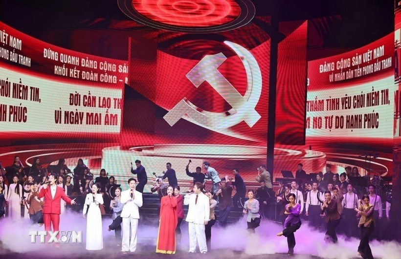 Tiết mục biểu diễn tại Chương trình hòa nhạc chính luận nghệ thuật đặc biệt “Mãi mãi niềm tin theo Đảng” ngày 16/1/2026. (Ảnh: Minh Đức/TTXVN)