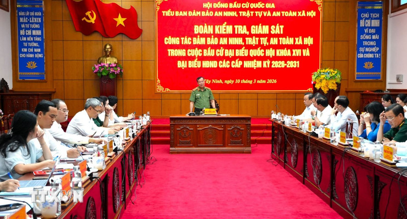 Quang cảnh Đoàn công tác của Hội đồng bầu cử Quốc gia làm việc với lãnh đạo tỉnh Tây Ninh. (Ảnh: Thanh Bình/TTXVN)