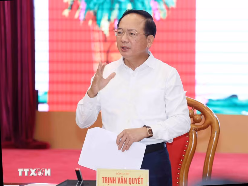 Đồng chí Trịnh Văn Quyết, Ủy viên Bộ Chính trị, Bí thư Trung ương Đảng, Trưởng Ban Tuyên giáo và Dân vận Trung ương phát biểu chỉ đạo buổi làm việc. (Ảnh: Phương Hoa/TTXVN)