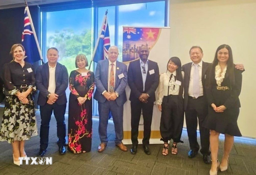 Ban Lãnh đạo Phòng Thương mại và Công nghiệp Quốc gia Australia-Việt Nam (NAVCCI). (Ảnh: TTXVN phát)