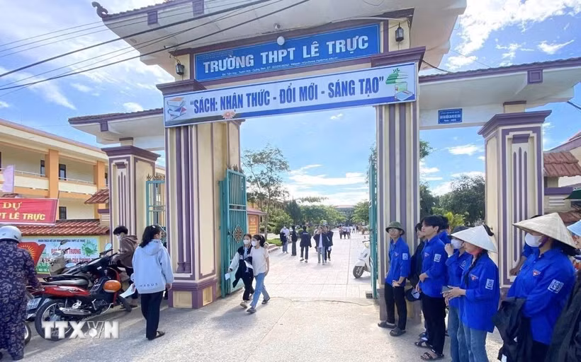 Dư luận xôn xao về phản ánh tiêu cực tại điểm thi Trường THPT Lê Trực trong Kỳ thi tốt nghiệp THPT quốc gia năm 2026. (Ảnh: TTXVN phát)