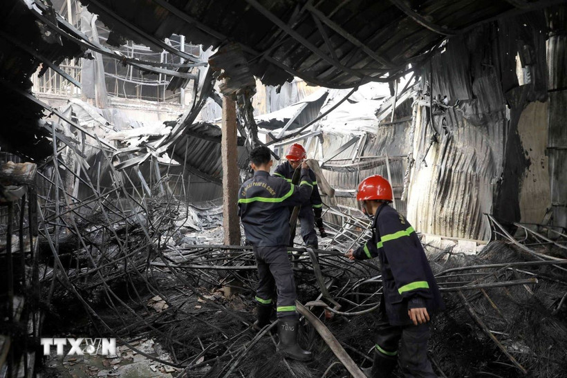 Sau nỗ lực chữa cháy, đám cháy đã được dập tắt hoàn toàn. (Ảnh: Hoàng Hùng/TTXVN)