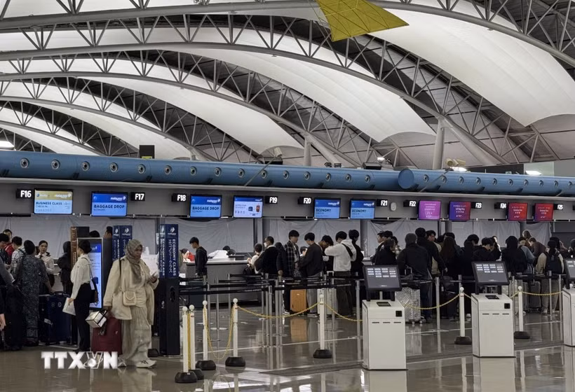 Sảnh làm thủ tục tại ga quốc tế của sân bay Kansai (tỉnh Osaka, Nhật Bản). (Ảnh minh họa: Phạm Tuân/TTXVN)