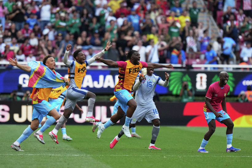 Niềm vui của các cầu thủ CHDC Congo. (Nguồn: AP)