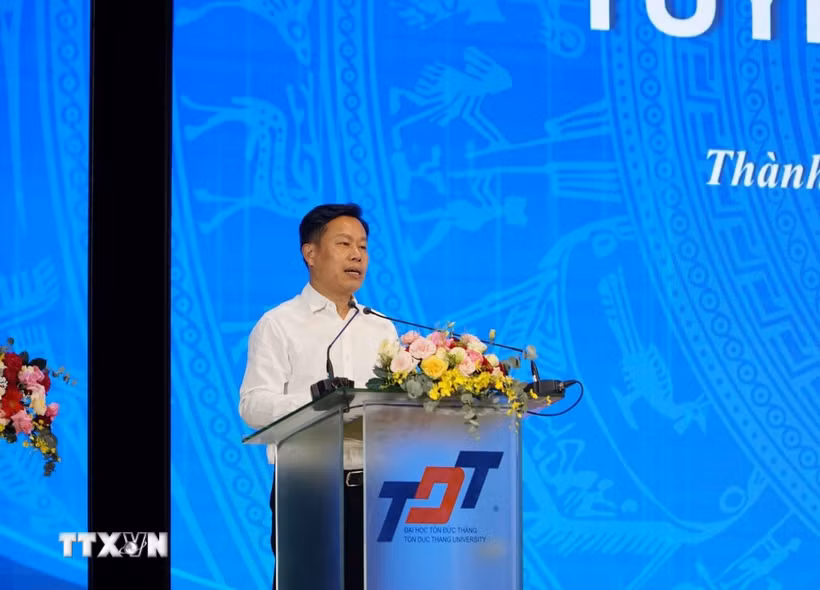 Thứ trưởng Bộ Giáo dục và Đào tạo Lê Quân phát biểu tại Hội nghị. (Ảnh: Thu Hoài/TTXVN)