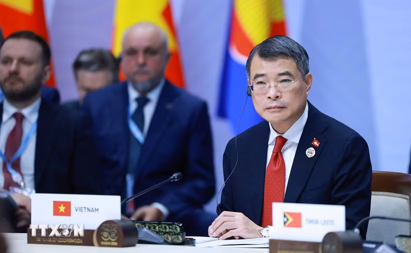 Thủ tướng Lê Minh Hưng phát biểu tại Phiên họp toàn thể Hội nghị Cấp cao Kỷ niệm 35 năm quan hệ ASEAN-Nga. (Ảnh: Dương Giang/TTXVN)
