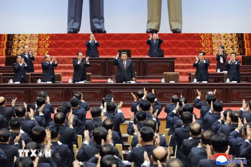 Nhà lãnh đạo Triều Tiên Kim Jong Un (thứ 4, trái) tại kỳ họp thứ nhất của Quốc hội tại Bình Nhưỡng, ngày 22/3/2026. (Ảnh: Yonhap/TTXVN)
