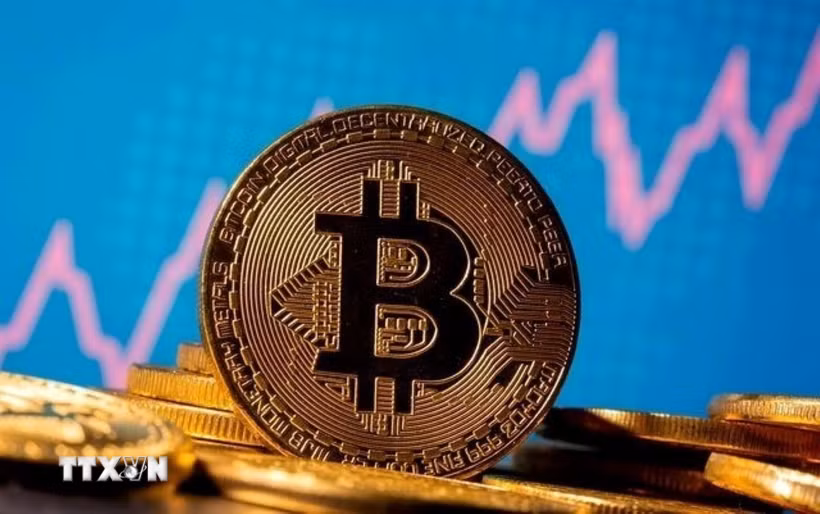 Hình ảnh minh họa đồng tiền kỹ thuật số Bitcoin. (Ảnh: Reuters/TTXVN)