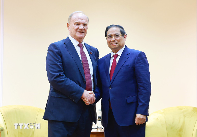 Thủ tướng Phạm Minh Chính tiếp đồng chí Gennady Zyuganov, Chủ tịch Đảng Cộng sản Liên bang Nga. (Ảnh: Dương Giang/TTXVN)