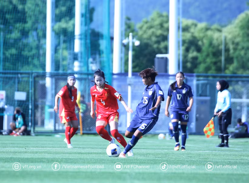 U17 nữ Việt Nam chia điểm với U17 nữ Thái Lan trong ngày ra quân. (Nguồn: VFF)