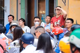 Điểm tựa vững chắc của sỹ tử và những ánh mắt ngóng trông ngoài cổng trường